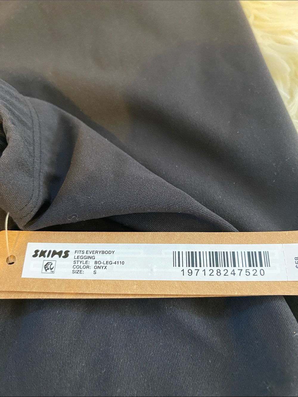 SKIMS Buttery Soft Fits Everybody Black Leggings - Picture 9 of 11
